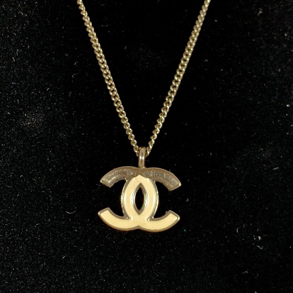 Chanel CC White Enamel Pendant Necklace - Picture 2 of 6